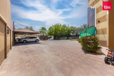 Dubai, UAE의 임대용 빌라 침실 5개, 1393.5제곱미터 번호 757979 - 사진 23