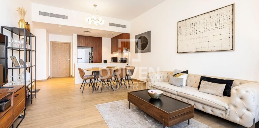 Apartment in Jumeirah, Dubai, UAE 2 bedrooms, 112 sq.m. № 601051