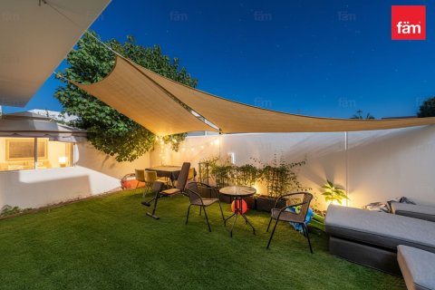 Radový dom v Dubai, SAE 3 spálne, 187.2 m2 č. 679158 - Fotografia 4