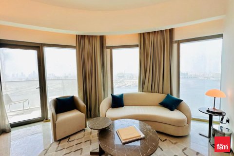 Apartment in Dubai, UAE 2 bedrooms, 102 sq.m. № 679174 - photo 2