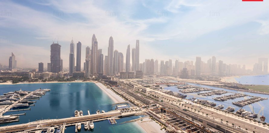 Apartment in Dubai Marina, UAE 3 bedrooms, 194.8 sq.m. № 725837