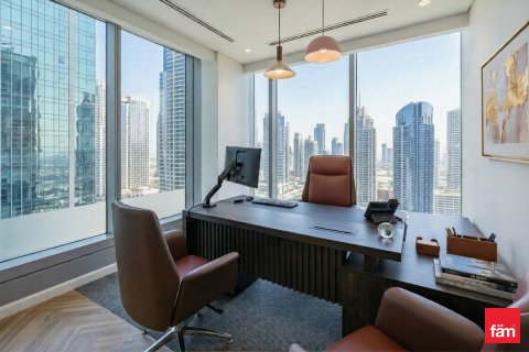 Bureau à Dubai, EAU: 834.3 m2 № 698849