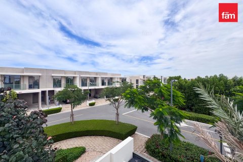 Villa para arrendamento em Dubai, EAU 4 quartos, 249.2 m2 № 702449 - foto 2