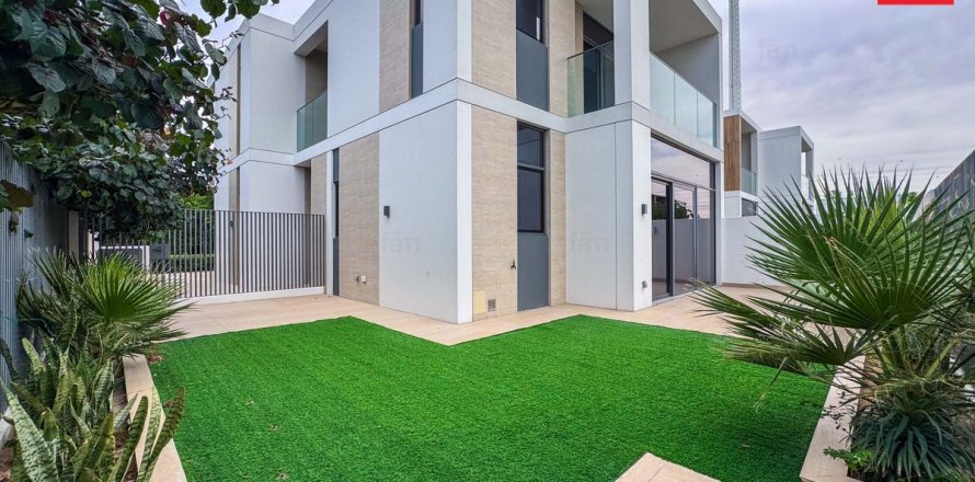 Villa em Dubai, EAU 4 quartos, 249.2 m2 № 702449