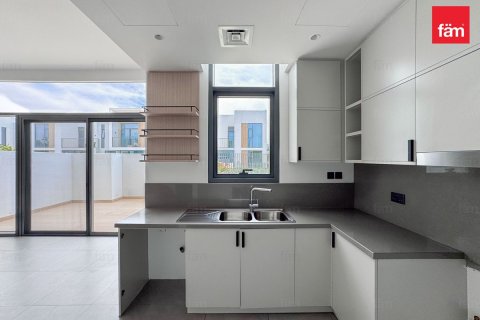 Villa para arrendamento em Dubai, EAU 4 quartos, 249.2 m2 № 702449 - foto 8