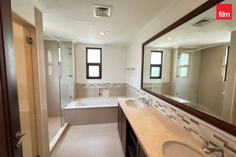 Villa zur Miete in Dubai, VAE 4 Schlafzimmer, 405 m2 Nr. 739123 - Foto 13