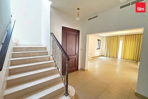 Villa zur Miete in Dubai, VAE 4 Schlafzimmer, 405 m2 Nr. 739123 - Foto 2