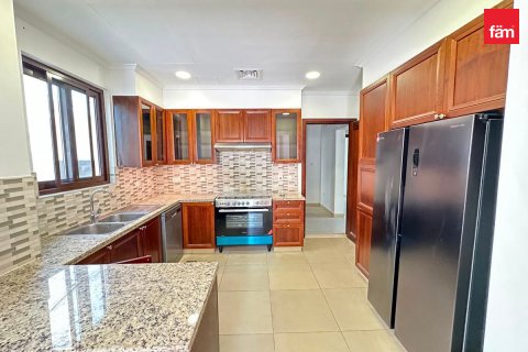Villa zur Miete in Dubai, VAE 4 Schlafzimmer, 405 m2 Nr. 739123 - Foto 4