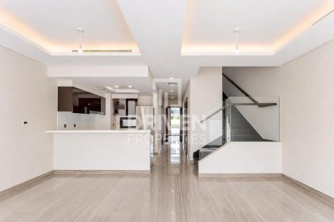 Shtëpi në qytet në DAMAC Hills (Akoya by DAMAC), Dubai, Emiratet e Bashkuara Arabe 4 dhoma gjumi, 150.04 m2. № 765687 - Foto 1