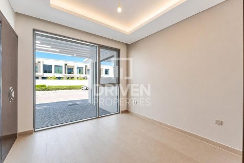 Shtëpi në qytet në DAMAC Hills (Akoya by DAMAC), Dubai, Emiratet e Bashkuara Arabe 4 dhoma gjumi, 150.04 m2. № 765687 - Foto 3