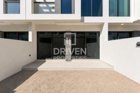 Shtëpi në qytet në DAMAC Hills (Akoya by DAMAC), Dubai, Emiratet e Bashkuara Arabe 4 dhoma gjumi, 150.04 m2. № 765687 - Foto 12