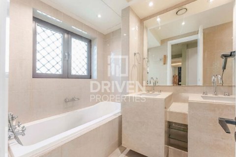 דירה להשכרה ב Downtown Dubai (Downtown Burj Dubai), Dubai, איחוד האמירויות  2 חדרי שינה, 143.07 מ"ר, מספר 765683 - תמונה 14