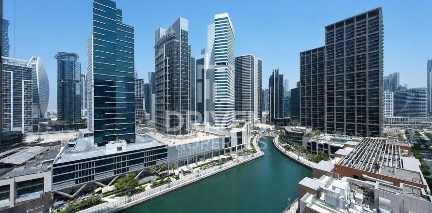 דירה ב Business Bay, Dubai, איחוד האמירויות 2 חדרי שינה, 196.3 מ"ר מספר 765689