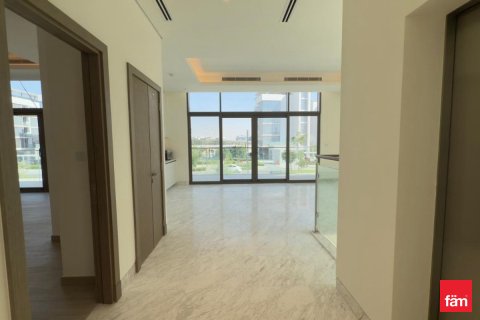 Зняти в оренду віллу в Дубай, ОАЕ 4 спальні, 704.5м2, № 693077 - фото 11