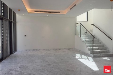 Зняти в оренду віллу в Дубай, ОАЕ 4 спальні, 704.5м2, № 693077 - фото 2