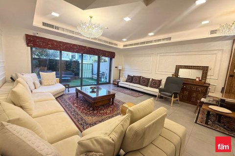 Casa urbana para arrendamento em Dubai, EAU 4 quartos, 169.5 m2 № 693079 - foto 2