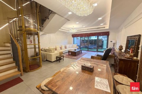 Casa urbana para arrendamento em Dubai, EAU 4 quartos, 169.5 m2 № 693079 - foto 14