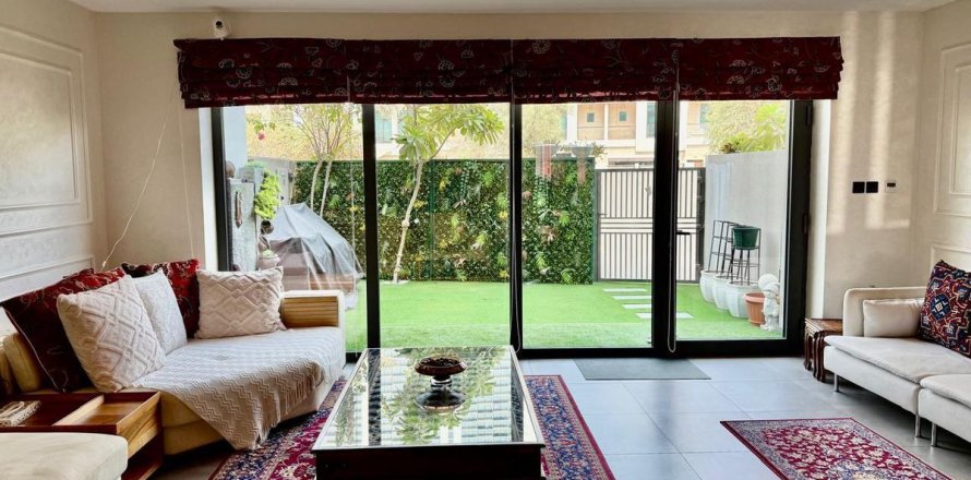 Townhouse i Dubai, UAE 4 soveværelser, 169.5 kvm № 693079