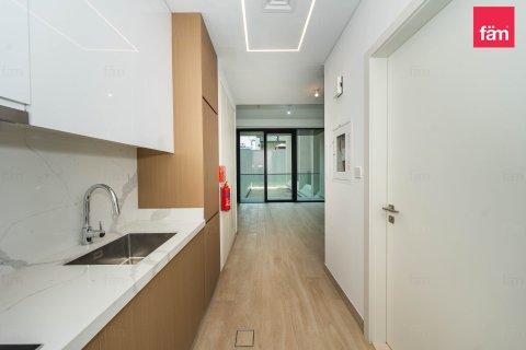 Apartment in Al Satwa, Dubai, UAE 40.6 sq.m. № 727951 - photo 17