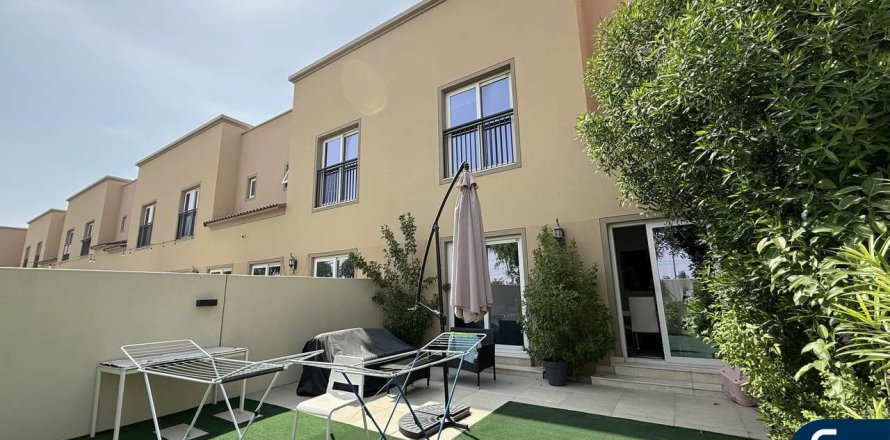 Dubai Land、Dubai、UAEにあるヴィラ 2ベッドルーム、166 m2 No666591