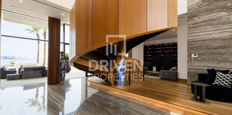 Villa i Jumeirah, Dubai, Emiratene 6 soverom, 2703.57 kvm nr. 761465
