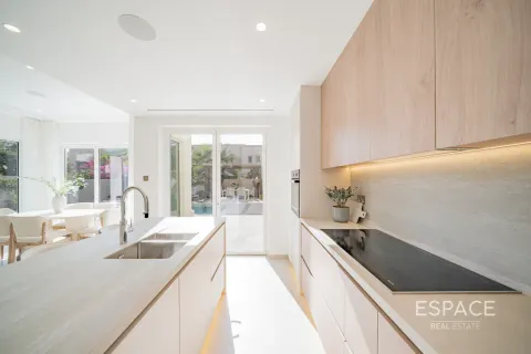 Vilë në The Springs, Dubai, Emiratet e Bashkuara Arabe 4 dhoma gjumi, 223 m2. № 649603 - Foto 8