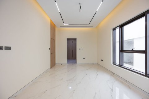 Commercial property on the Yas Island, Abu Dhabi, UAE 4 bedrooms, 351 sq.m. № 594147 - photo 13