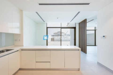 Kaupunkipientalo Abu Dhabi, Arabiemiraatit 3 makuuhuonetta, 320.5 m2 № 697133 - kuva 8