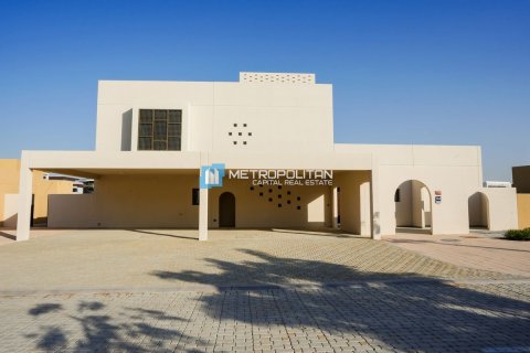 Villa in Ghantoot, Abu Dhabi, VAE 5 slaapkamers, 1704 vr.m. nr 697132