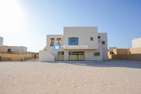 Villa zum Verkauf in Ghantoot, Abu Dhabi, VAE 5 Schlafzimmer, 1704 m2 Nr. 697132 - Foto 4