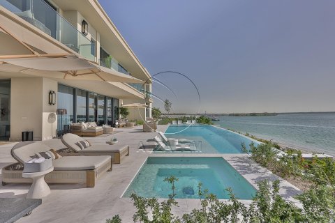 Villa zum Verkauf in Abu Dhabi, VAE 7 Schlafzimmer, 700 m2 Nr. 615746 - Foto 2