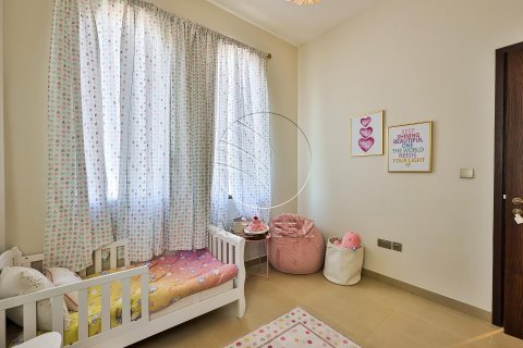 Townhouse in Khalifa City, Abu Dhabi, UAE 2 bedrooms, 123 sq.m. № 615750 - photo 17