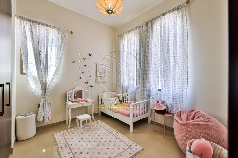 Townhouse in Khalifa City, Abu Dhabi, UAE 2 bedrooms, 123 sq.m. № 615750 - photo 16