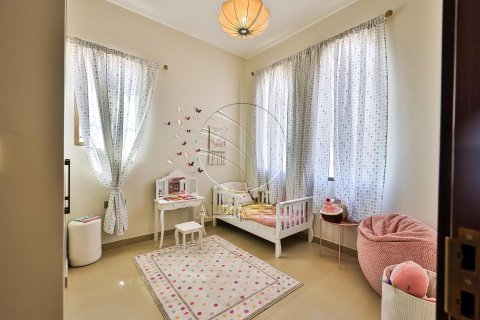 Townhouse in Khalifa City, Abu Dhabi, UAE 2 bedrooms, 123 sq.m. № 615750 - photo 15