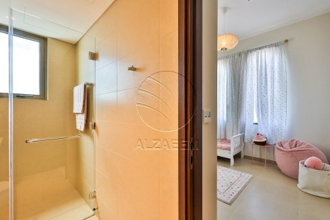 Townhouse in Khalifa City, Abu Dhabi, UAE 2 bedrooms, 123 sq.m. № 615750 - photo 21