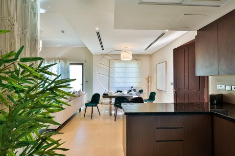Townhouse in Khalifa City, Abu Dhabi, UAE 2 bedrooms, 123 sq.m. № 615750 - photo 7
