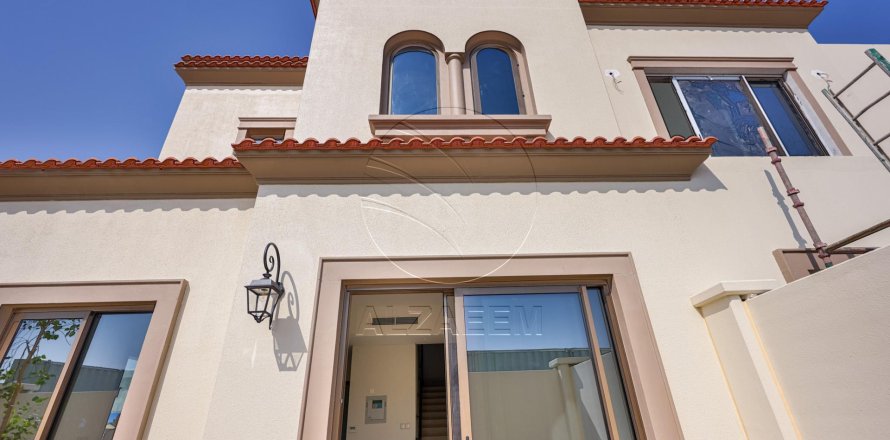 Townhouse in Khalifa City, Abu Dhabi, UAE 2 bedrooms, 161 sq.m. № 615748