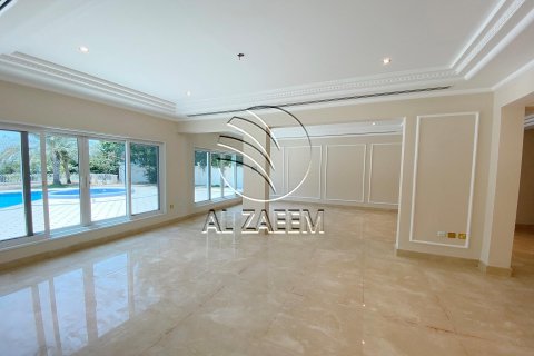 Villa in Marina Village, Abu Dhabi, UAE 4 bedrooms, 2100 sq.m. № 615745 - photo 6