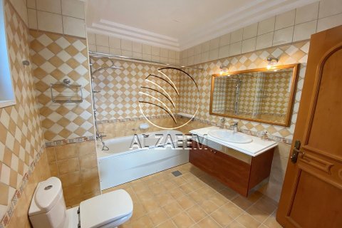 Villa in Marina Village, Abu Dhabi, UAE 4 bedrooms, 2100 sq.m. № 615745 - photo 19