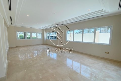 Villa in Marina Village, Abu Dhabi, UAE 4 bedrooms, 2100 sq.m. № 615745 - photo 4