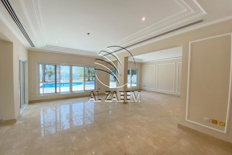 Villa in Marina Village, Abu Dhabi, UAE 4 bedrooms, 2100 sq.m. № 615745 - photo 3
