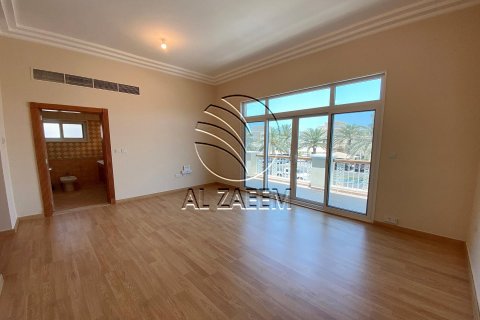 Villa in Marina Village, Abu Dhabi, UAE 4 bedrooms, 2100 sq.m. № 615745 - photo 14