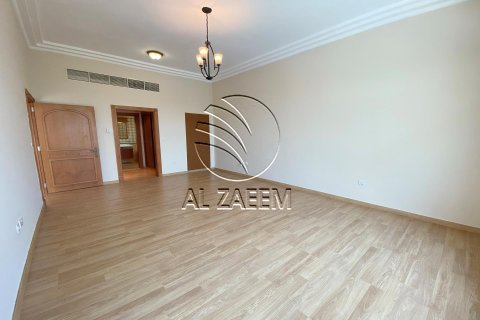 Villa in Marina Village, Abu Dhabi, UAE 7 bedrooms, 2000 sq.m. № 615744 - photo 8
