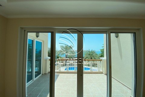 Villa in Marina Village, Abu Dhabi, UAE 7 bedrooms, 2000 sq.m. № 615744 - photo 5