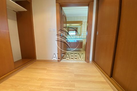 Villa in Marina Village, Abu Dhabi, UAE 7 bedrooms, 2000 sq.m. № 615744 - photo 9