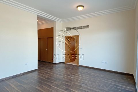 Villa in Marina Village, Abu Dhabi, UAE 7 bedrooms, 2000 sq.m. № 615744 - photo 12