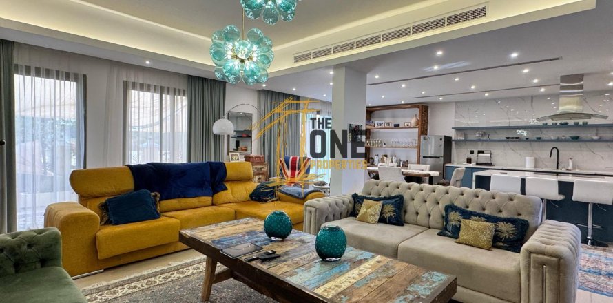 Villa in Al Hamra Village, Ras Al Khaimah, UAE 4 bedrooms, 249.9 sq.m. № 583233