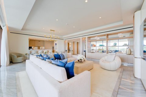 Apartment in Palm Jumeirah, Dubai, UAE 3 bedrooms, 338 sq.m. № 623277 - photo 3