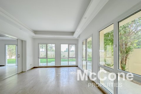 Vila v Meadows, Dubai, SAE 5 ložnice, 643.07 m² Č.: 587355 - fotografie 2