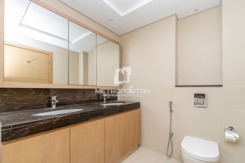 Apartament na sprzedaż w The Hills, Dubai, ZEA 2 sypialnie, 119 mkw., nr 663905 - zdjęcie 8